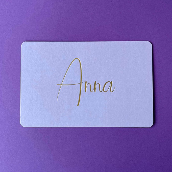 Geboortekaartje in lila paars met matte goudfolie