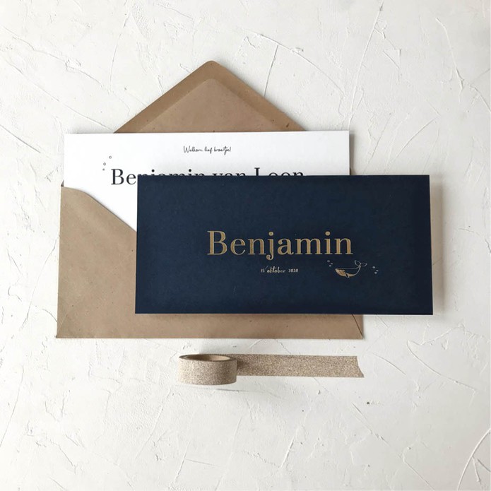 Geboortekaartje met walvis in de kleur donkerblauw