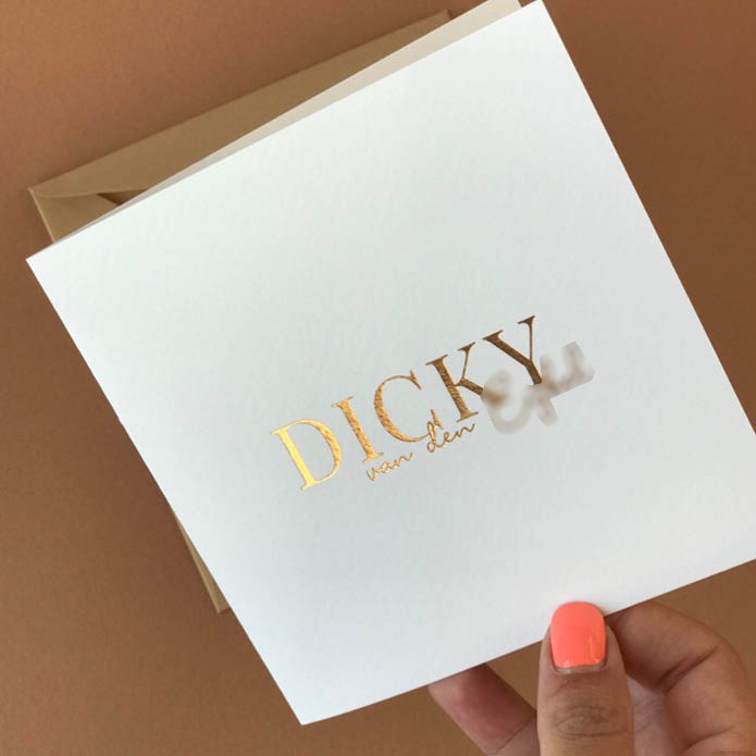 Eenvoudig gevouwen geboortekaartje met caramel goud foliedruk