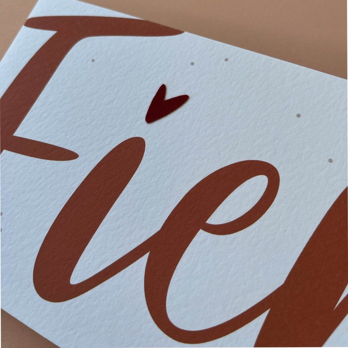 Gevouwen unisex geboortekaartje met velvet hartje