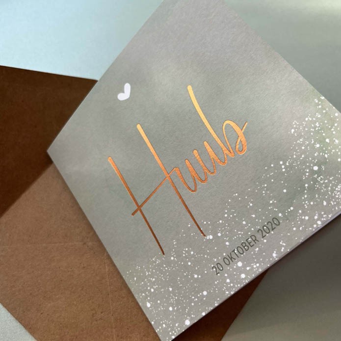 Waterverf geboortekaartje in mosgroen met mat-koper naam