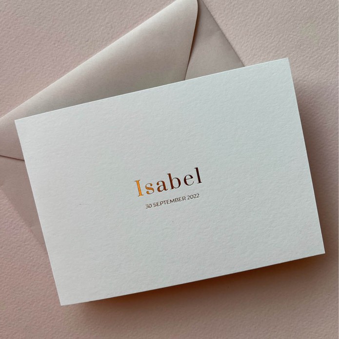 Clean geboortekaartje wit met goudfolie naam