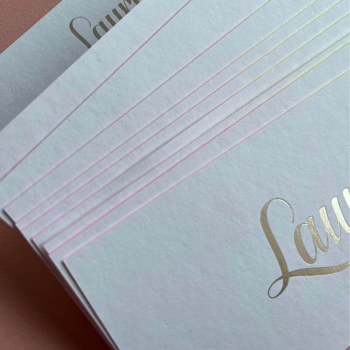 Luxe geboortekaart voor een meisje met wit gouden foliedruk