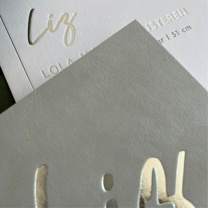 Écht velvet geboortekaartje meisje in groen