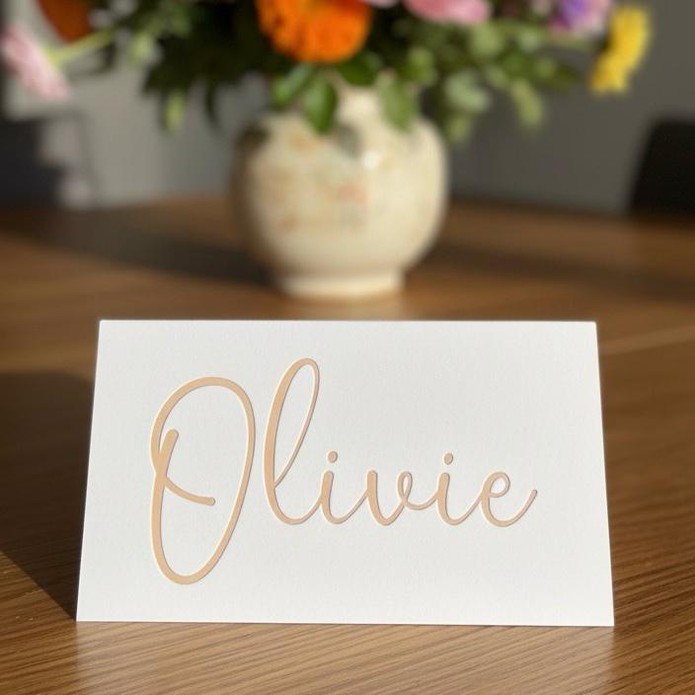 Luxe diepdruk geboortekaartje Olivie – stijlvol minimalistisch met zachte perziktint