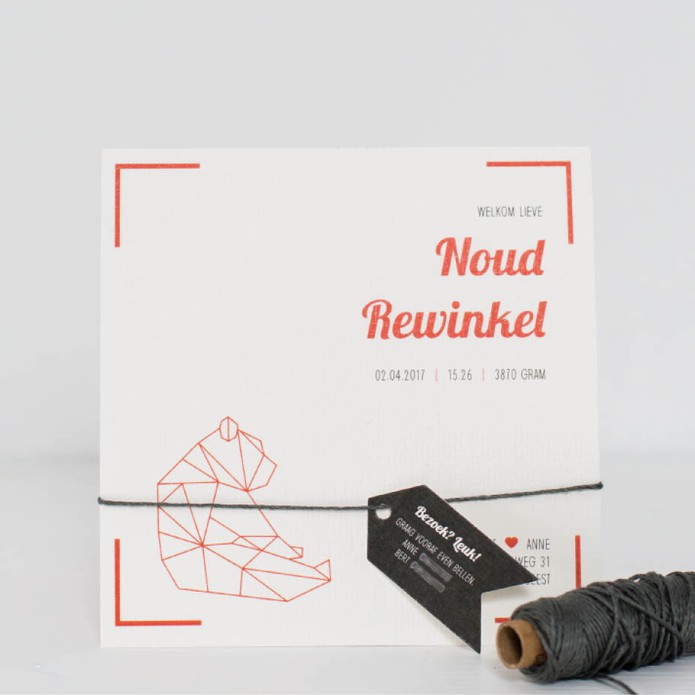 Wit kaartje jongen met geometrische beer