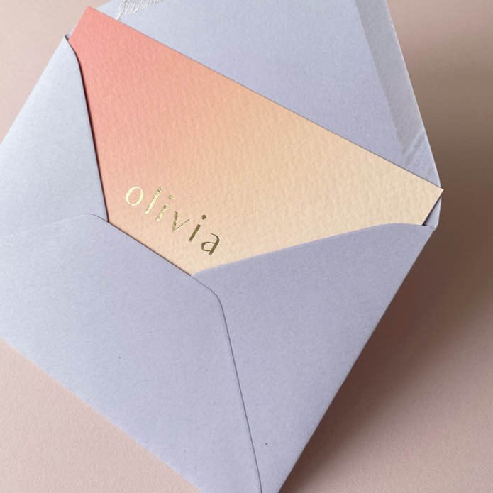 Geboortekaartje kleurverloop met klassieke goudfolie naam