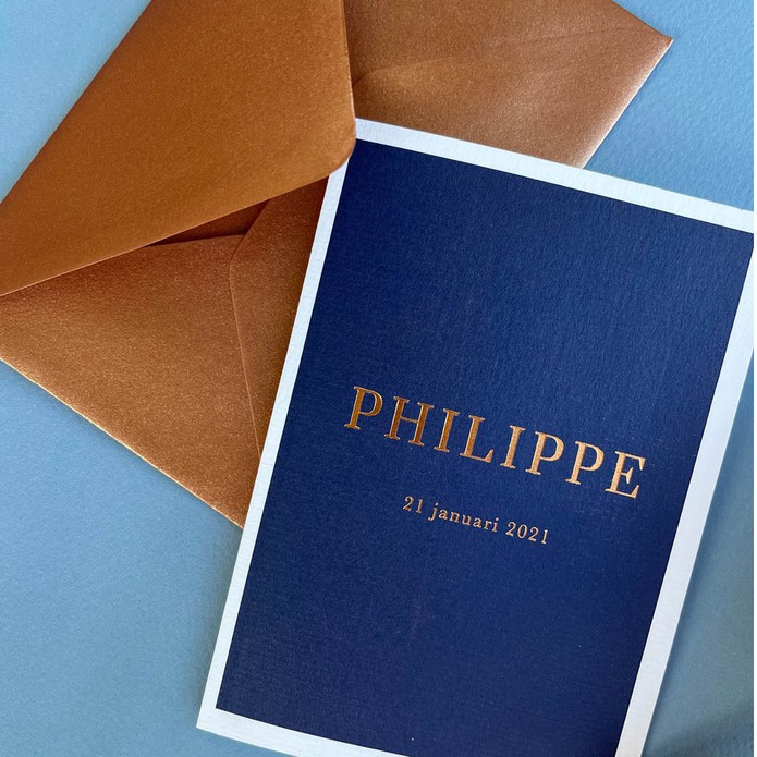 Klassiek gevouwen kaartje in marineblauw en bronsfolie