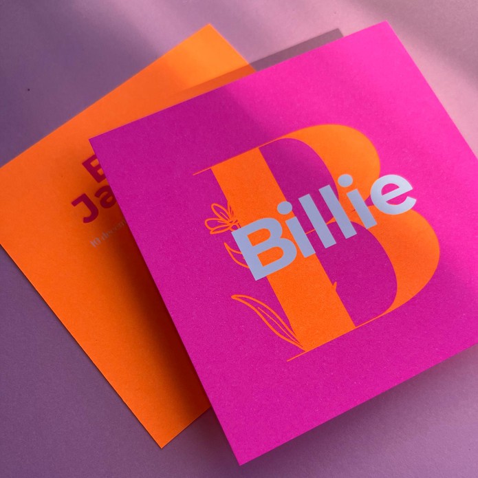 Fluoriserend geboortekaartje met neon oranje voor Billie