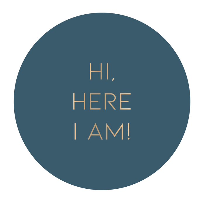 Sluitsticker jeansblauw, gouden tekst here i am