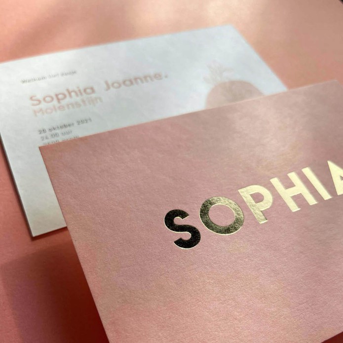 Watercolor oudroze geboortekaartje meisje met goudfolie