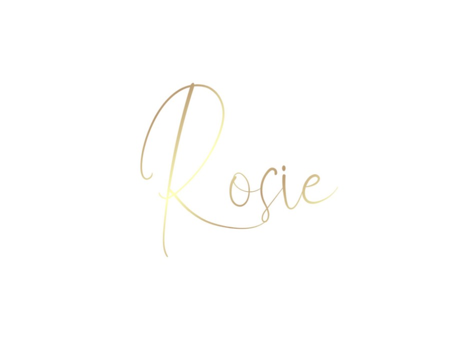 Stijlvol, dubbel gevouwen geboortekaart met sierlijke letters van goud