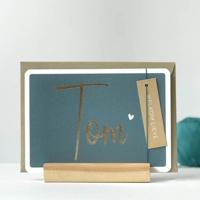 Minimalistisch geboortekaartje met kader met afgeronde hoeken