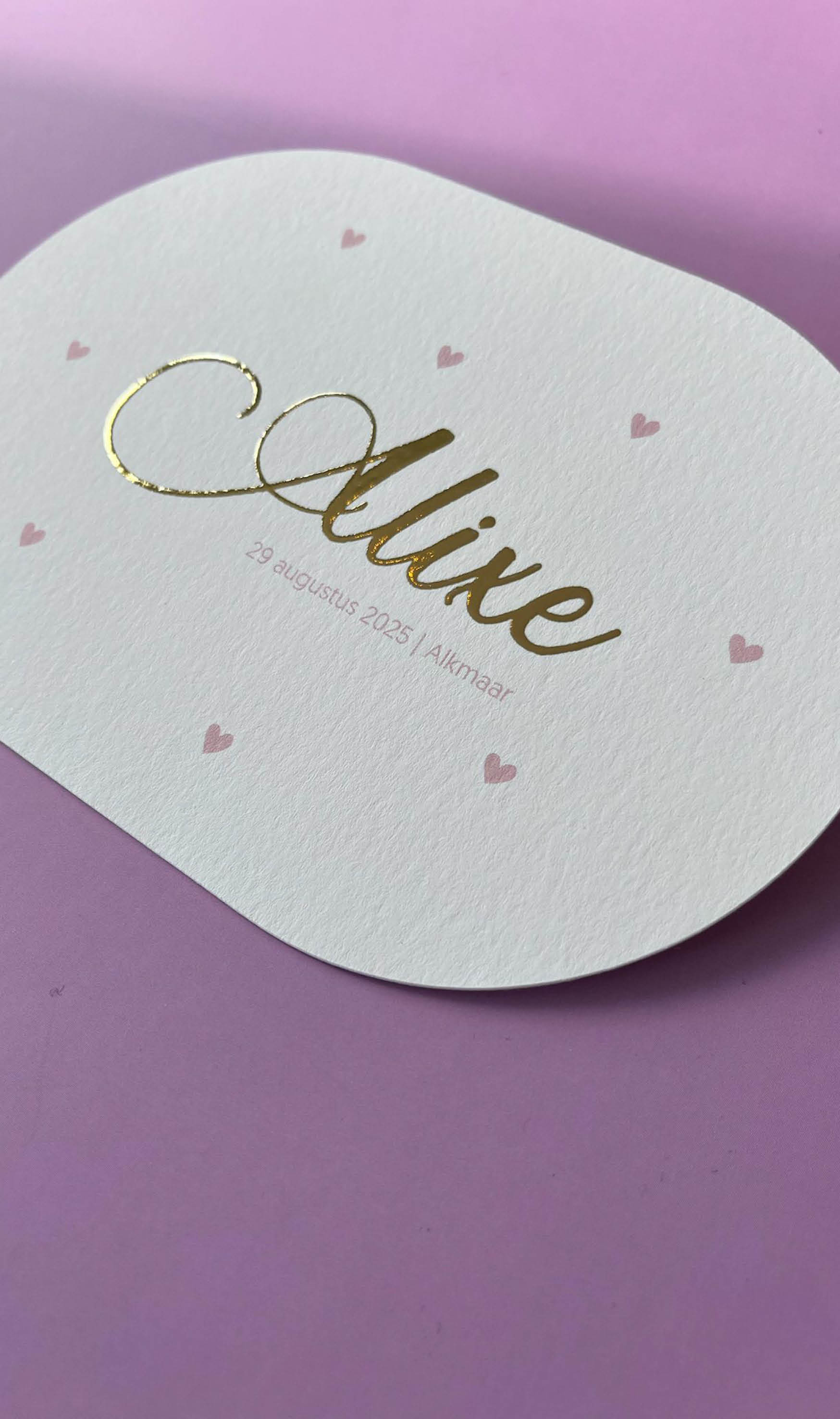 Alixe is gedrukt op papier Cotton Stevig met 3D folieprint goud